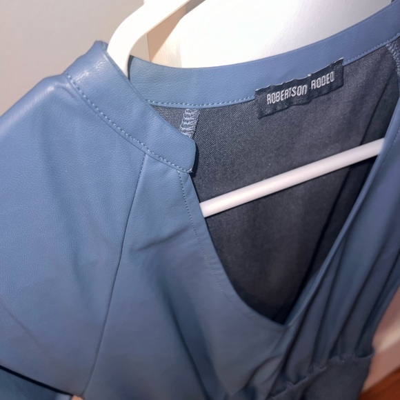 Dress - Picture 3 of 3